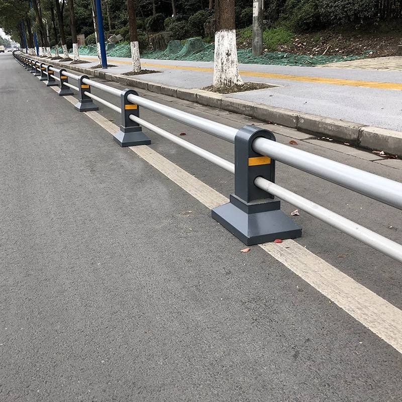 公路没有了护栏会发生什么？