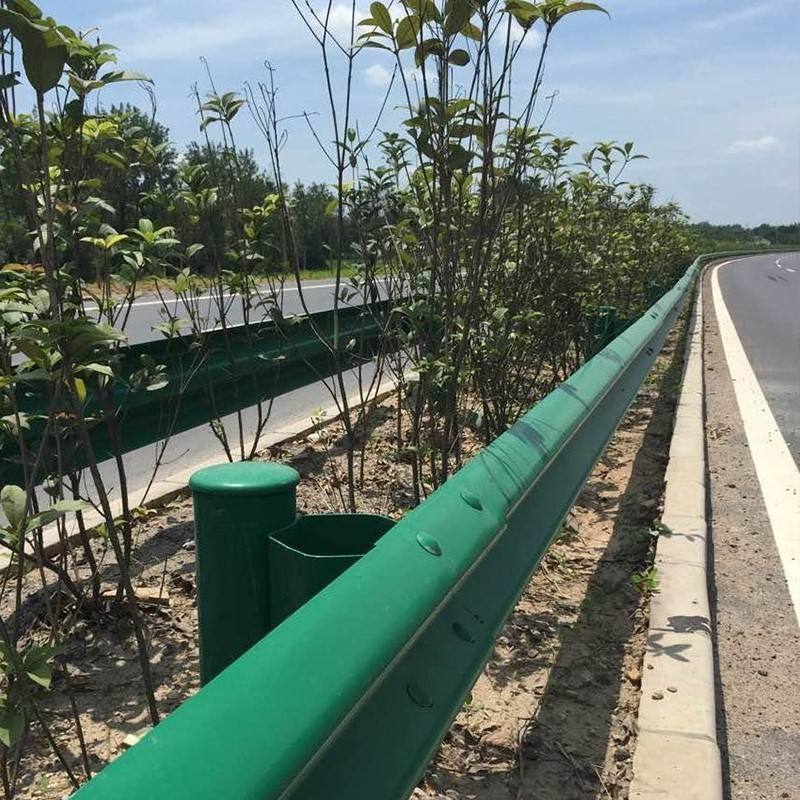 高速公路防撞护栏的安全性